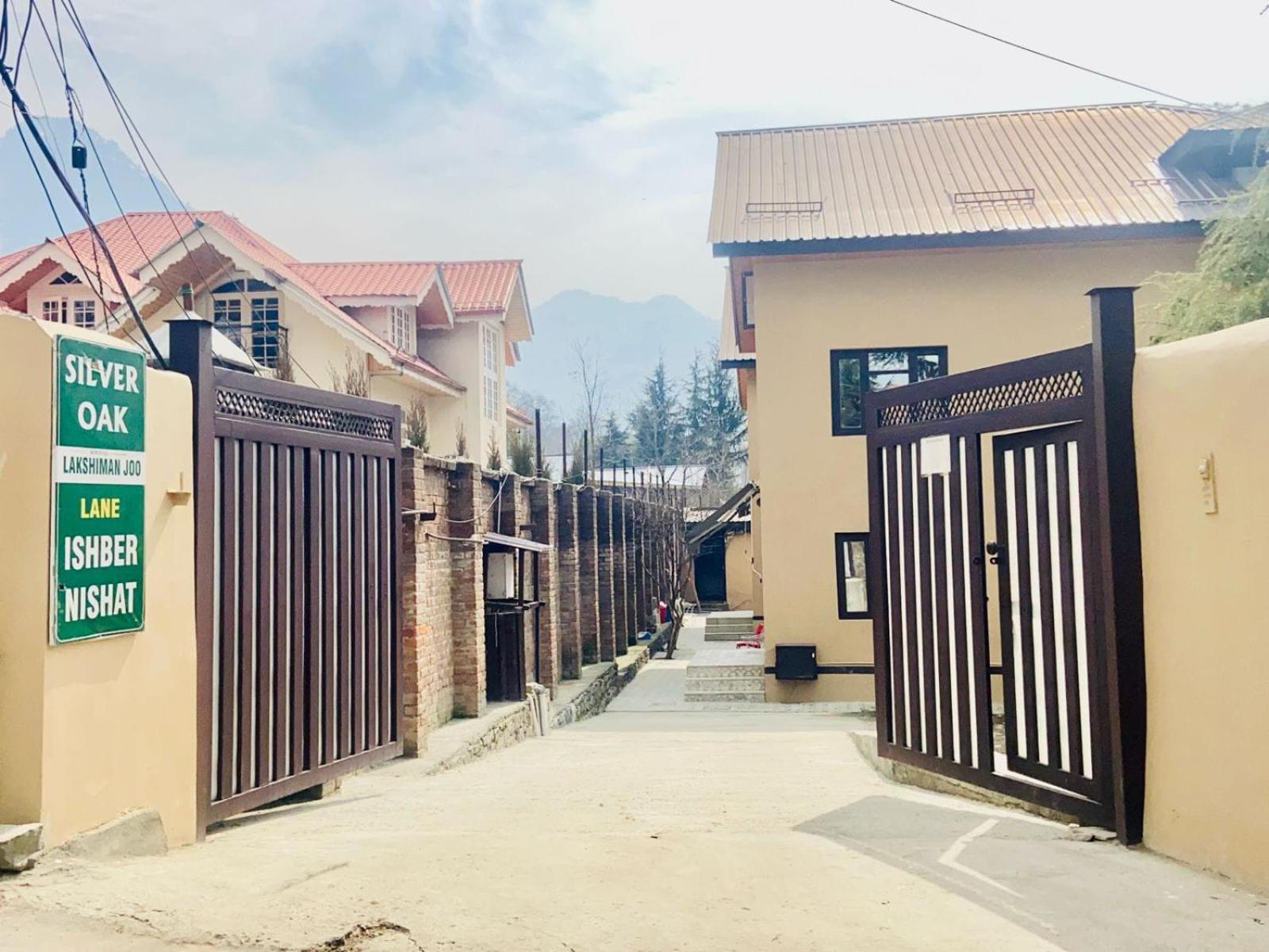 Silver Oak Srinagar  Exterior photo
