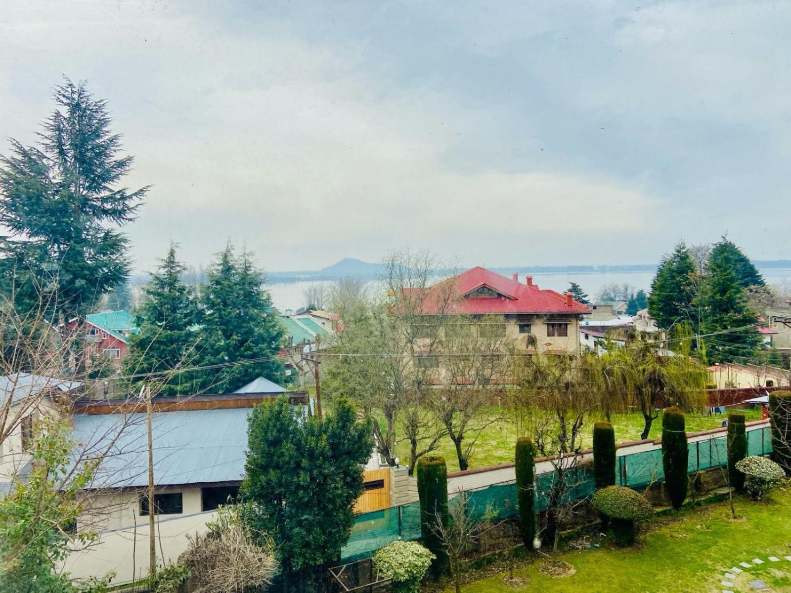 Silver Oak Srinagar  Exterior photo